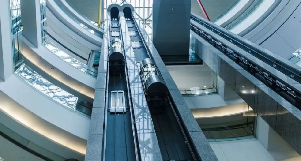 硬核！技术创新再结硕果，澳门新葡澳京高峰期电梯调度系统获得国家发明专利！
